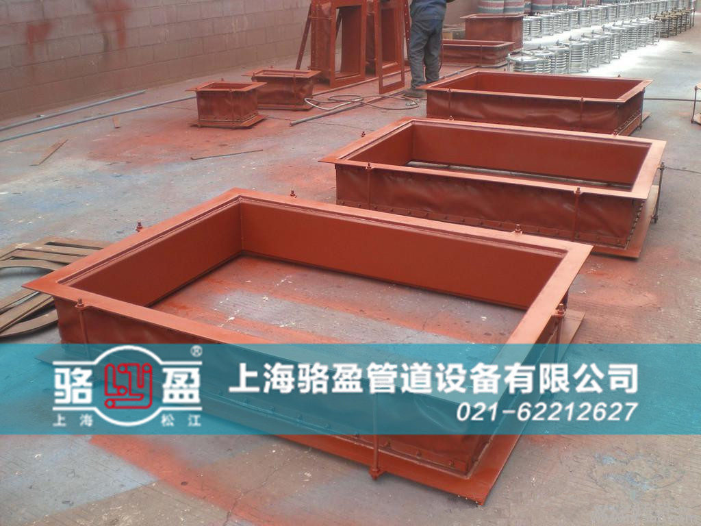 香港機(jī)場矩形非金屬<a href=http://m.qdhtd.com target=_blank class=infotextkey>補(bǔ)償器</a>噴涂環(huán)節(jié)